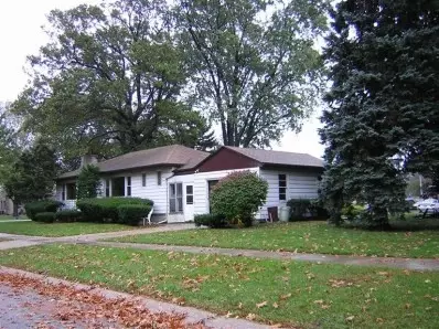 105 W Oak St, Griffith, IN 46319 photo 2