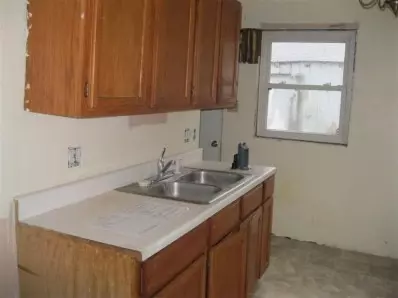 517 W Walnut St, Crown Point, IN 46307 photo 2