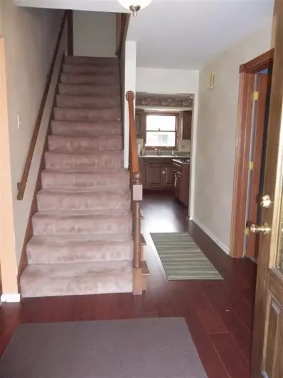 159 Sheffield Dr, Valparaiso, IN 46383 photo 2