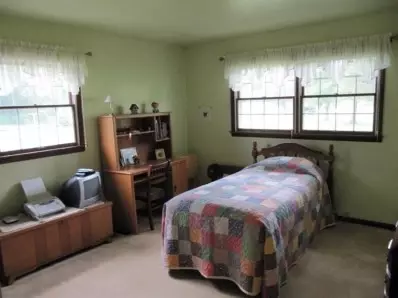 1113 E Division St, De Motte, IN 46310 photo 10