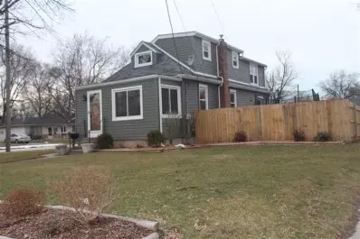 904 E Lake St, Griffith, IN 46319 photo 2
