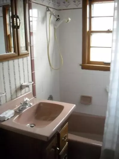 210 N Elmer, Griffith, IN 46319 photo 9