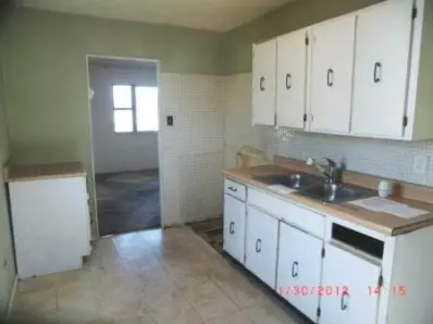 792 Taney Pl, Gary, IN 46404 photo 4