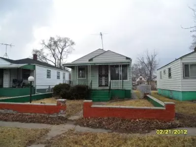 1762 Arthur St, Gary, IN 46404 photo 2