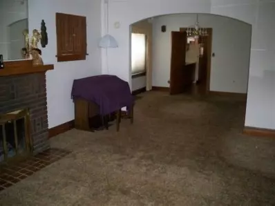 22 Locust St, Hammond, IN 46324 photo 3