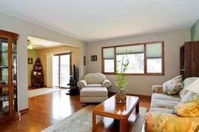 420 S Park Dr, Griffith, IN 46319 photo 3