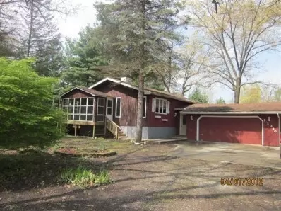 11230 N 575, De Motte, IN 46310 photo 1