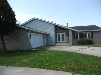 9748 Crimson Tree Ln, Munster, IN 46321 photo 1