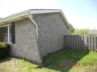 9748 Crimson Tree Ln, Munster, IN 46321 photo 3