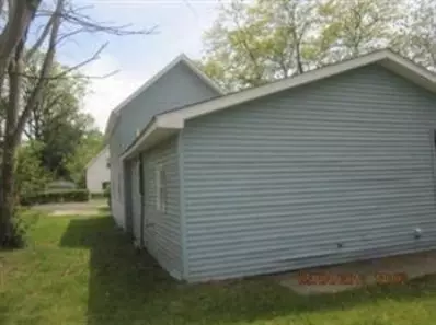 303 E John St, Knox, IN 46534 photo 3