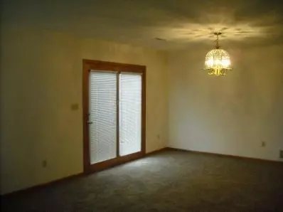 1815 Ash St, Griffith, IN 46319 photo 2