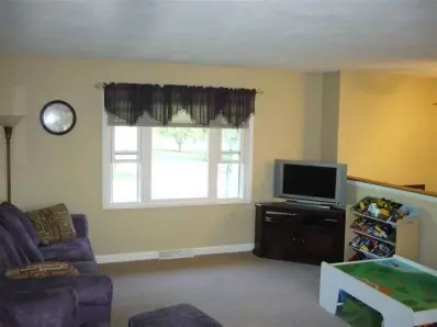 660 Apache Ln, Lowell, IN 46356 photo 6