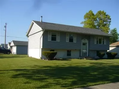 660 Apache Ln, Lowell, IN 46356 photo 2