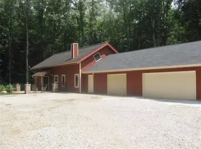 2208 Bartz Rd, Valparaiso, IN 46383 photo 2