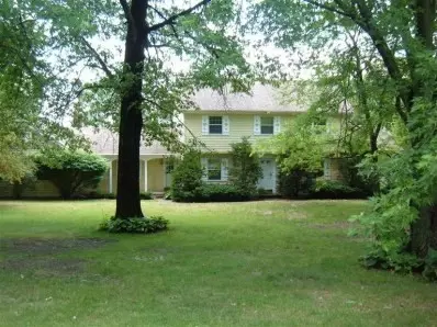 6724 Cavalier Dr, De Motte, IN 46310 photo 1