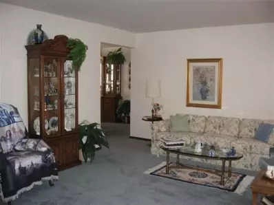 17232 Williams St, Lansing, IL 60438 photo 2