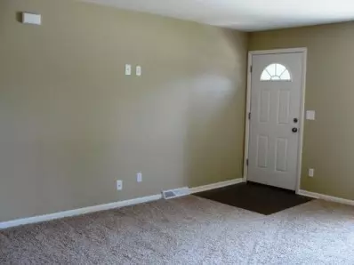 1034 E Glen Park Ave, Griffith, IN 46319 photo 2