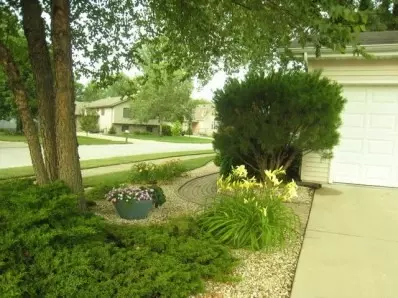 451 N Wright St, Griffith, IN 46319 photo 2