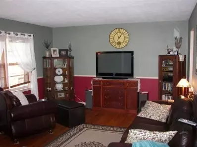 210 Michigan St, Porter, IN 46304 photo 6