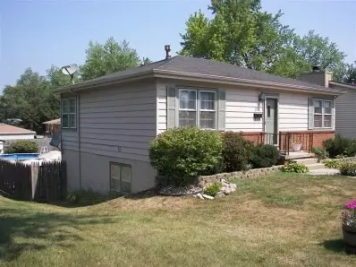 210 Michigan St, Porter, IN 46304 photo 3