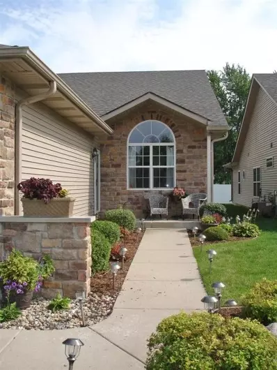 331 Cochran Dr, Crown Point, IN 46307 photo 2
