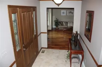 344 N Lillian St, Griffith, IN 46319 photo 5