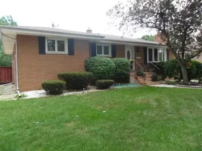 8033 Beech Ave, Munster, IN 46321 photo 4