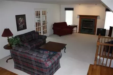 223 N Elgin, Griffith, IN 46319 photo 9