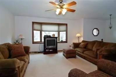 332 N True St, Griffith, IN 46319 photo 2
