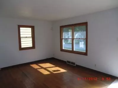 356 Dallas St, Gary, IN 46406 photo 2