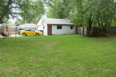 2727 King St, Gary, IN 46406 photo 5
