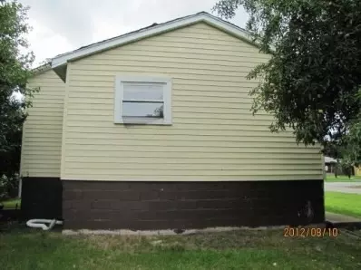 1701 Hendricks St, Gary, IN 46404 photo 3