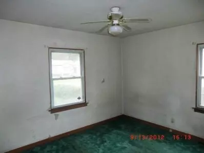 1062 E 35th Pl, Gary, IN 46409 photo 4