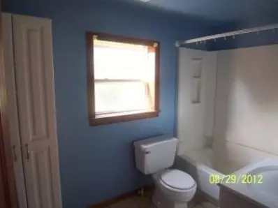 18 E Main St, La Crosse, IN 46348 photo 3