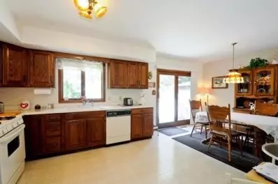414 S Park Dr, Griffith, IN 46319 photo 6