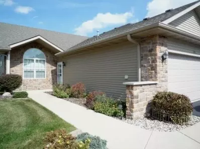 330 Cochran Dr, Crown Point, IN 46307 photo 2