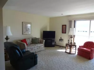 1630 Camellia Dr #C-1, Munster, IN 46321 photo 4