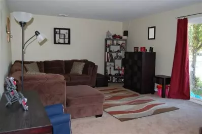 425 Sequoia Dr, Valparaiso, IN 46385 photo 7