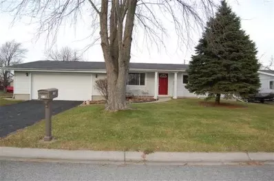 425 Sequoia Dr, Valparaiso, IN 46385 photo 1