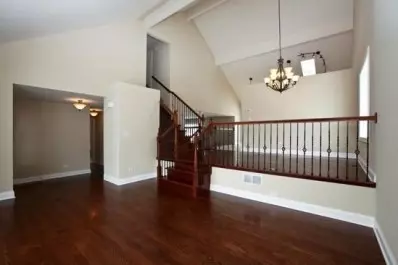 885 Huey Dr, Crown Point, IN 46307 photo 2