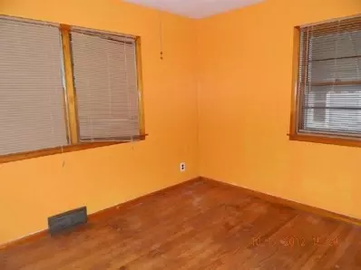6821 Parrish Ave, Hammond, IN 46323 photo 4