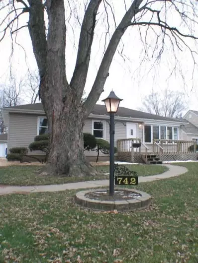 742 N Broad St, Griffith, IN 46319 photo 1