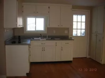 107 N Thompson St, Bourbon, IN 46504 photo 3