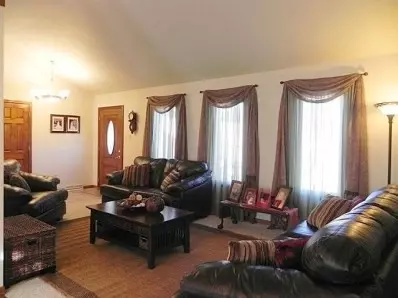 519 Franciscan Dr, Crown Point, IN 46307 photo 4