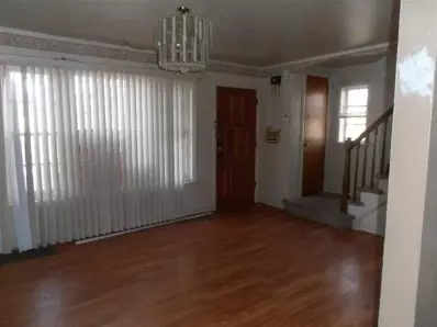 2105 E 99th St, Chicago, IL 60617 photo 4