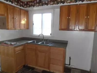 2105 E 99th St, Chicago, IL 60617 photo 2