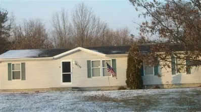 4770 E 1068, De Motte, IN 46310 photo 2