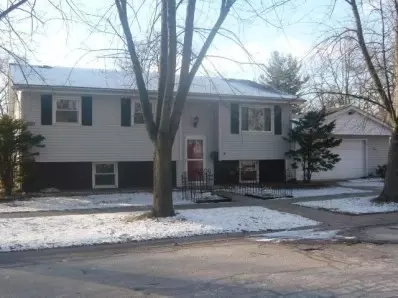 600 W Main St, Griffith, IN 46319 photo 1