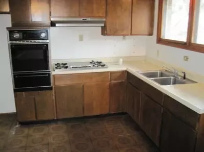 295 N Lake St, Gary, IN 46403 photo 8