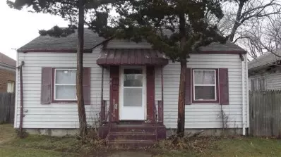 566 Hanley St, Gary, IN 46406 photo 2